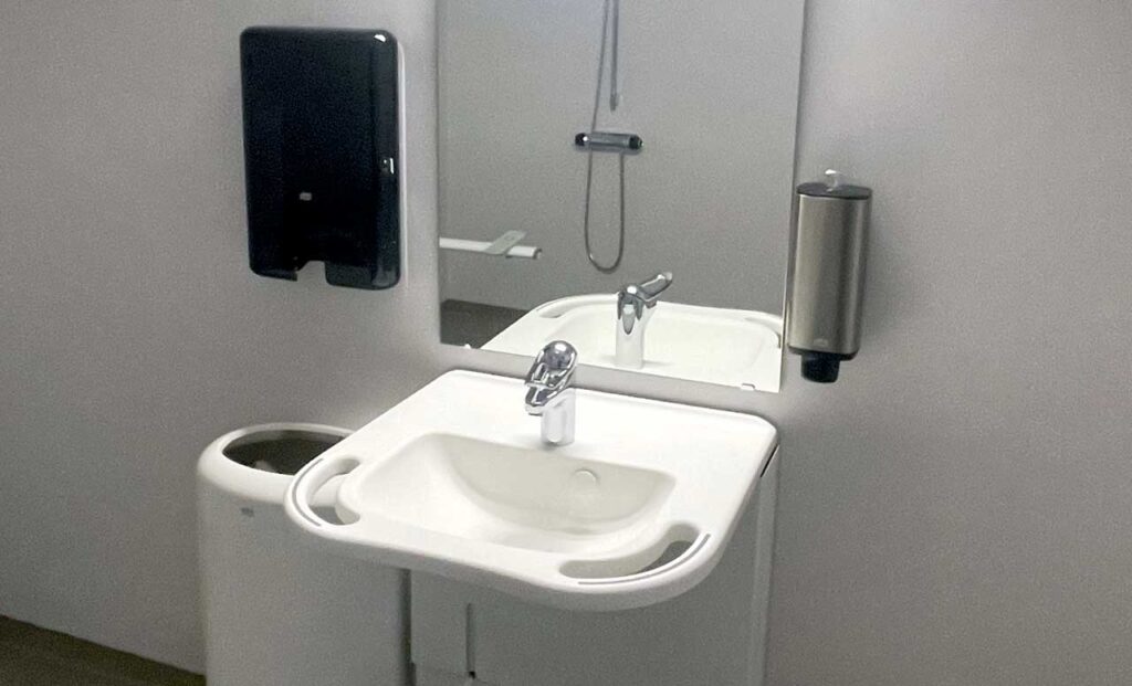 rise and fall washbasin