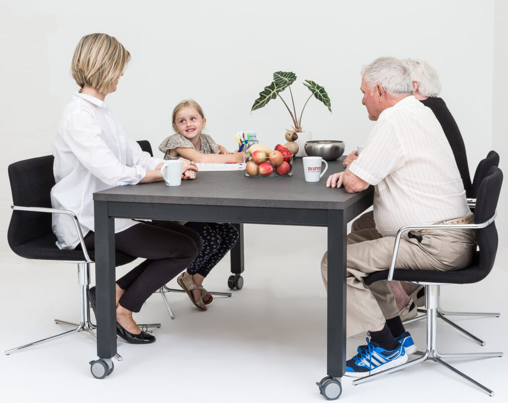 4single inclusive table for wheelchair users