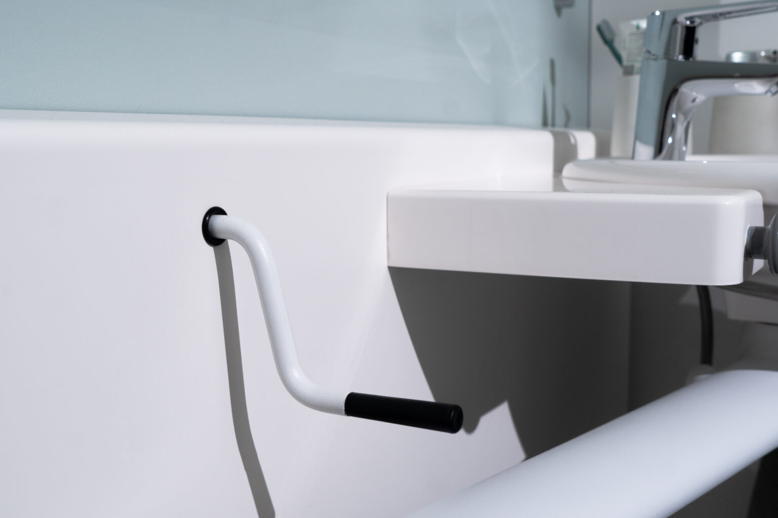 manual crank for height adjustable washbasin