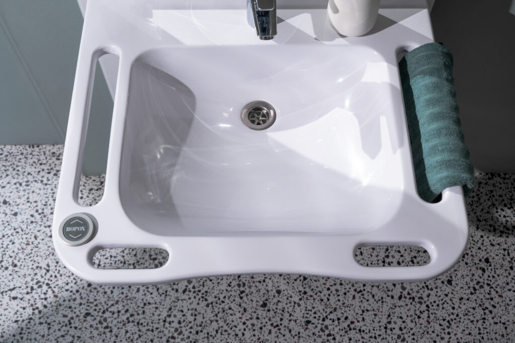 Accessible washbasin with grabs