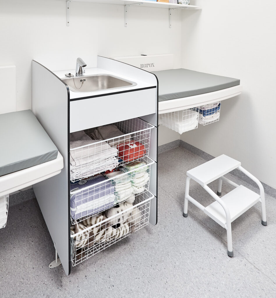 Children can climb on  the medi2 changing table